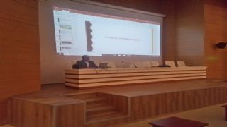  ERREM Müdürü Öğr. Gör. Mustafa ATAK Erciyes Üniversitesi Rektörlük Konferans salonunda aday personele 